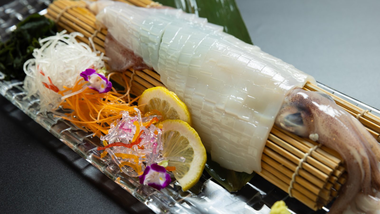 [Special Plan] Squid figure x "Okinoshima" with local sake - Mercure